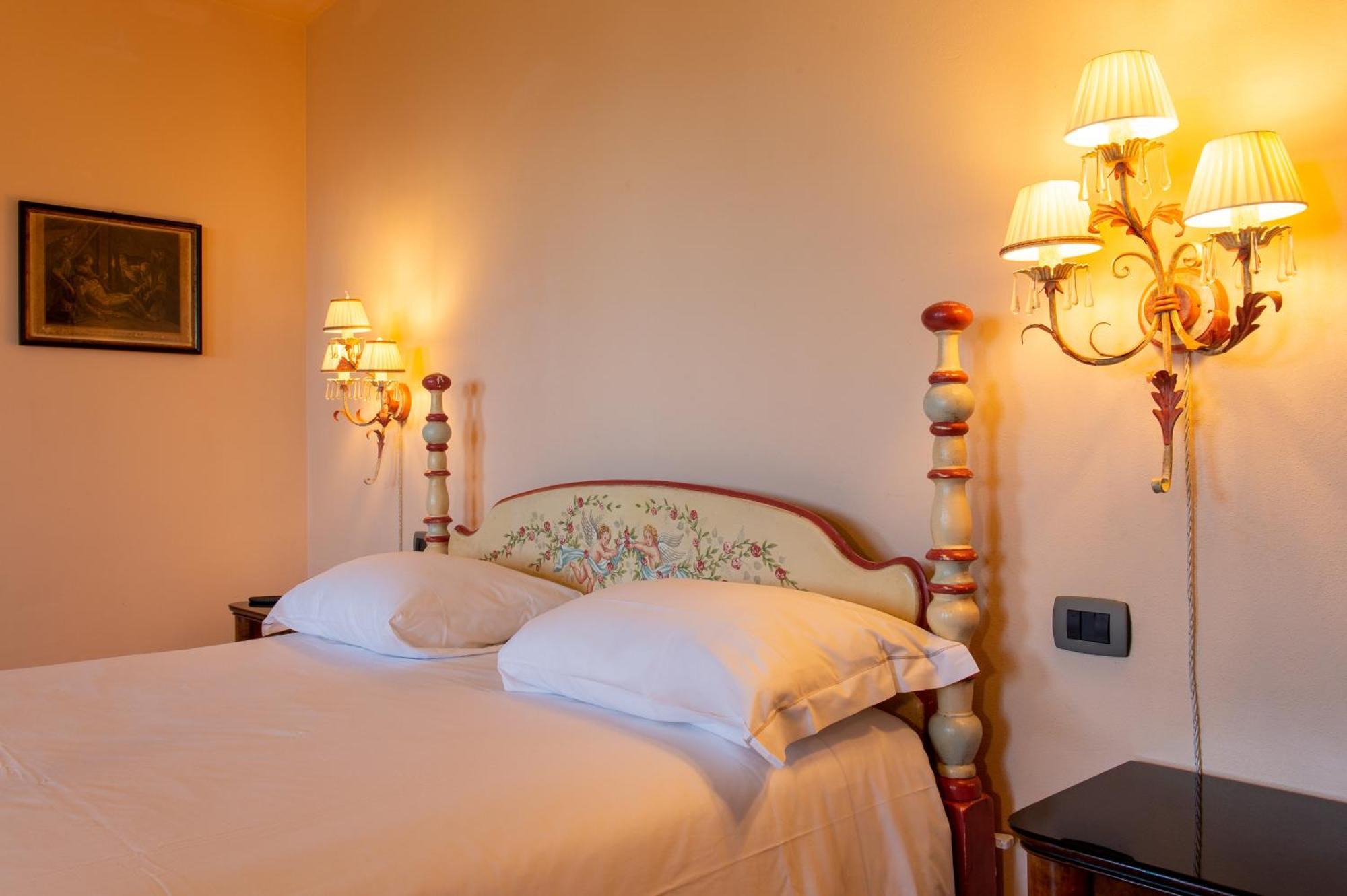 Borgo I Tre Baroni - Spa Suites & Resort Poppi Habitación foto
